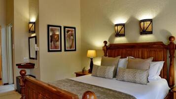 Family Chalet | In-room safe, iron/ironing board, free WiFi