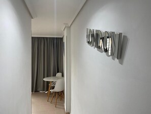 Flat-screen TV - PAYMA APARTMENTS BENIDORM  (Benidorm)