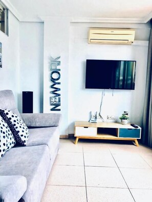 Flat-screen TV - PAYMA APARTMENTS BENIDORM  (Benidorm)