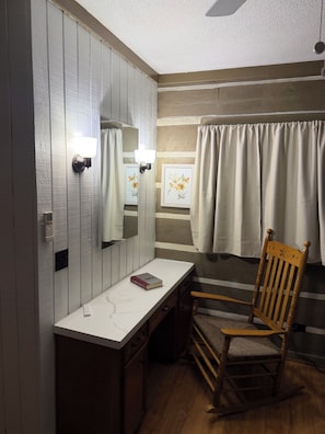 Interior - 2-bedroom cabin located in the foothills of N.Wilkesboro & 8-mins to Speedway! (North Wilkesboro)