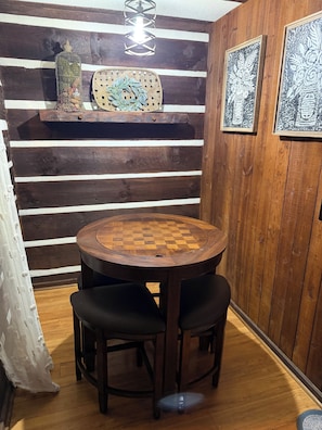Dining - 2-bedroom cabin located in the foothills of N.Wilkesboro & 8-mins to Speedway! (North Wilkesboro)