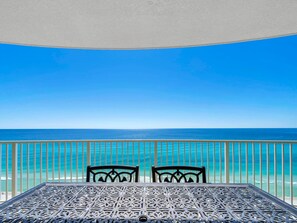 Leilighet, flere senger (Emerald Isle 1306) | Utendørsservering