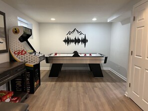 غرفة الألعاب