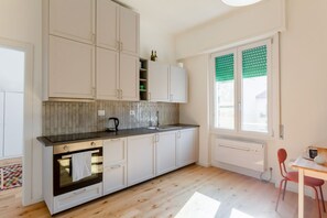 Jääkaappi, leivänpaahdin