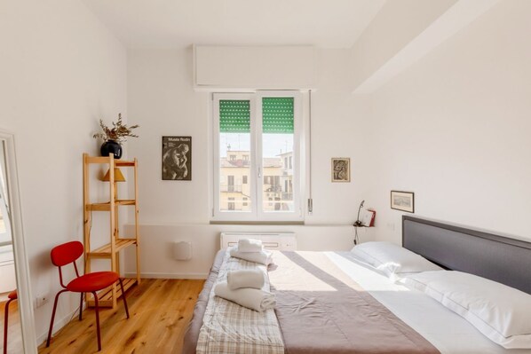 2 bedrooms, iron/ironing board