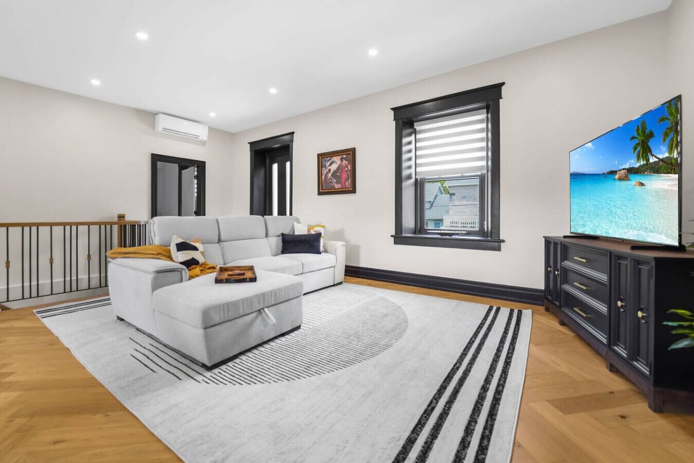 Fernseher, Bücher, Musikbibliothek, Stereoanlage