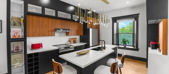 Historical Loft Retreat Minutes to Elora Main St