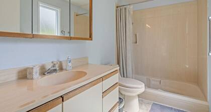 Quiet Riverside Retreat 3bd/2ba