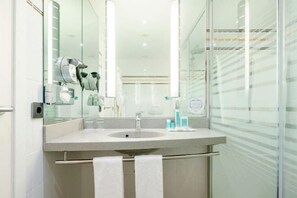 Cribs/infant beds - Ilunion Valencia 4 (Valencia)