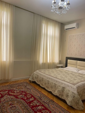 4 bedrooms, iron/ironing board, WiFi, bed sheets - Tranquil bed & breakfast with AC in Zugdidi (Zugdidi)