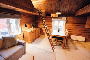 Cabaña clásica, balcón, vistas al mar | Espacio para trabajar con un portátil y wifi gratis