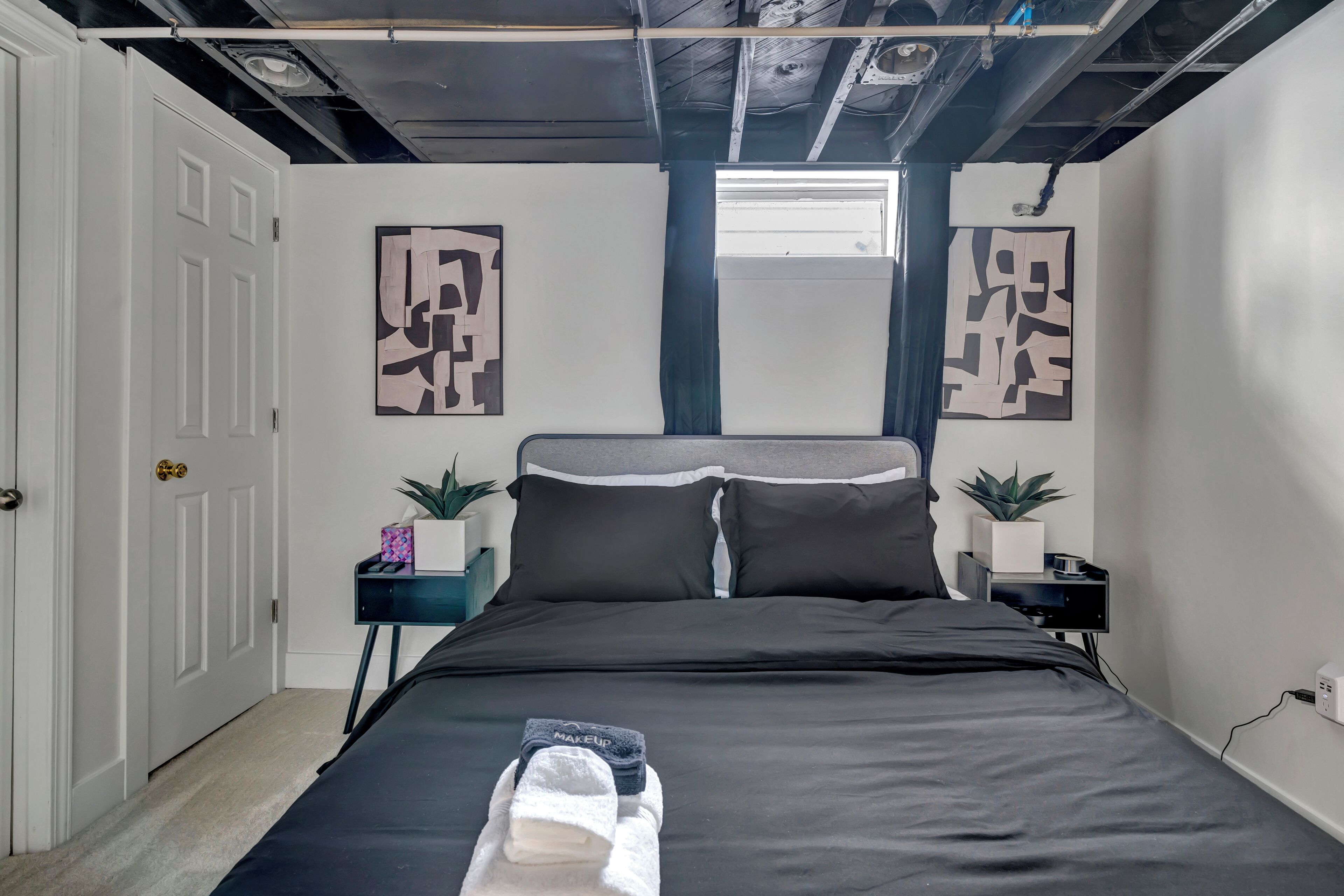 3 chambres, fer et planche à repasser, Wi-Fi, draps fournis