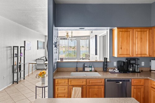 Lakefront Serenity | Tempe Lake | Pool | Pet Friendly