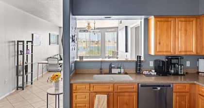 Lakefront Serenity | Tempe Lake | Pool | Pet Friendly