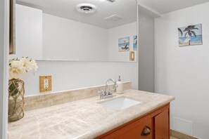 Hårtørrer, håndklæder