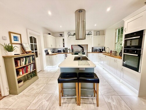 A Grand Georgian Grade II Listed Mansion with view