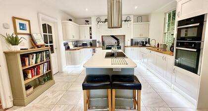 A Grand Georgian Grade II Listed Mansion with view