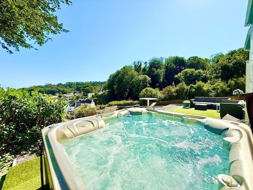 A Grand Georgian Grade II Listed Mansion with view