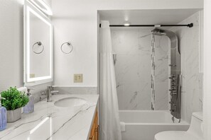 Hårtørrer, håndklæder