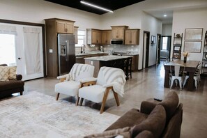 Interior - Freedom Quarters

~Farm Setting~ (Fordland)