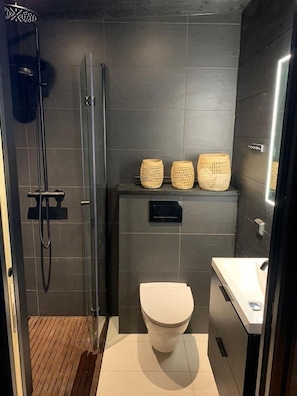 Hair dryer, towels