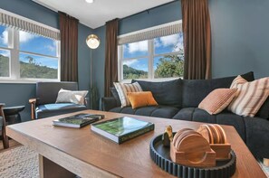 Televisión, videojuegos, reproductor de DVD y libros 