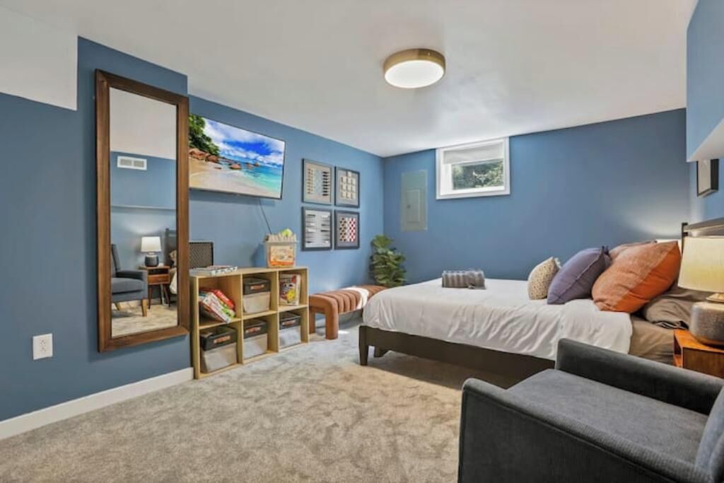 4 bedrooms, desk, travel cot, free WiFi