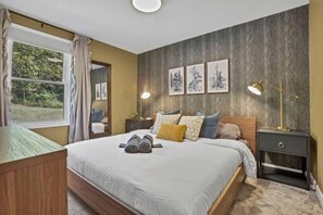 4 soverom, skrivebord, reiseseng for barn og wi-fi (inkludert)