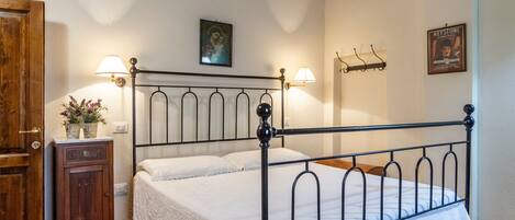 1 室のベッドルーム、WiFi、ベッドシーツ