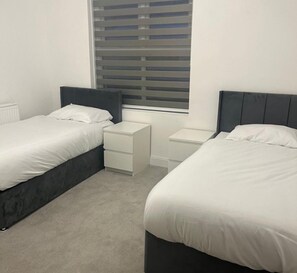 5 bedrooms, free WiFi, bed sheets