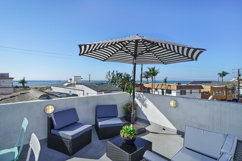 Seal Beach Private Guest Suite · 180° Ocean Views from Private Rooftop Deck