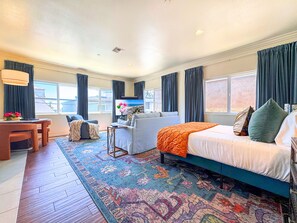 1 bedroom, free WiFi, bed sheets - Saylor Away Seal Beach Studio (Seal Beach)