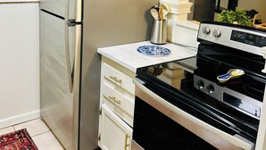 Unclassified image, 4 of 14, button - Lovely 2 bedroom condo with patio minutes from LSU (Baton Rouge)