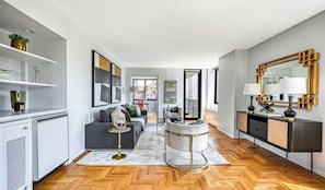 Smart TV - Chicago luxury home suites (Chicago)