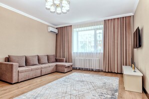 Smart TV - Cozy 1-room apartment in the old centre of Astana (Astana)
