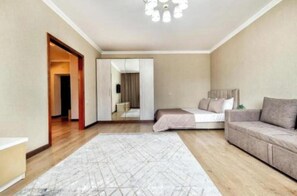 1 غرفة نوم وخدمة الإنترنت وملاءات أسرّة