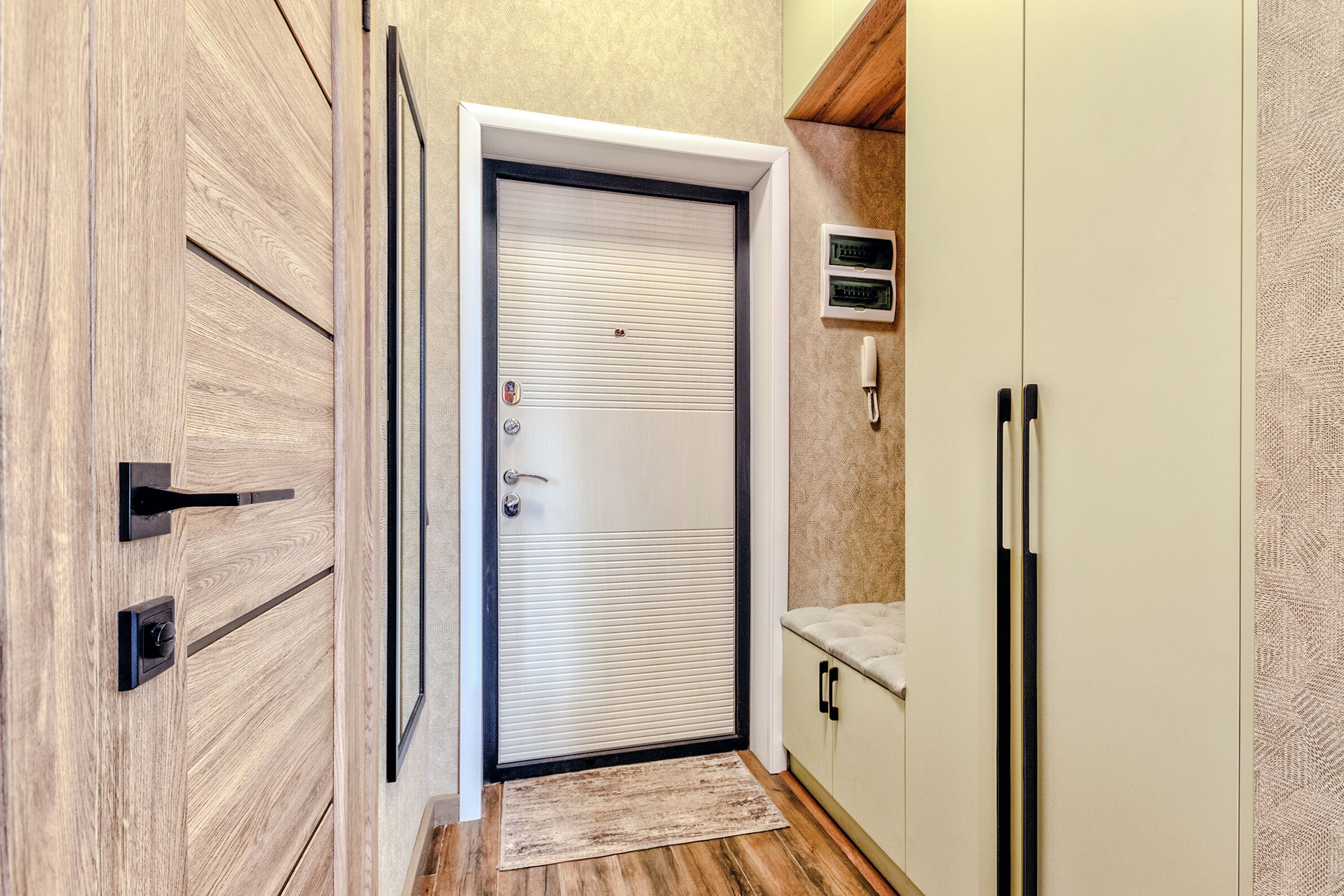 المنشأة من الداخل