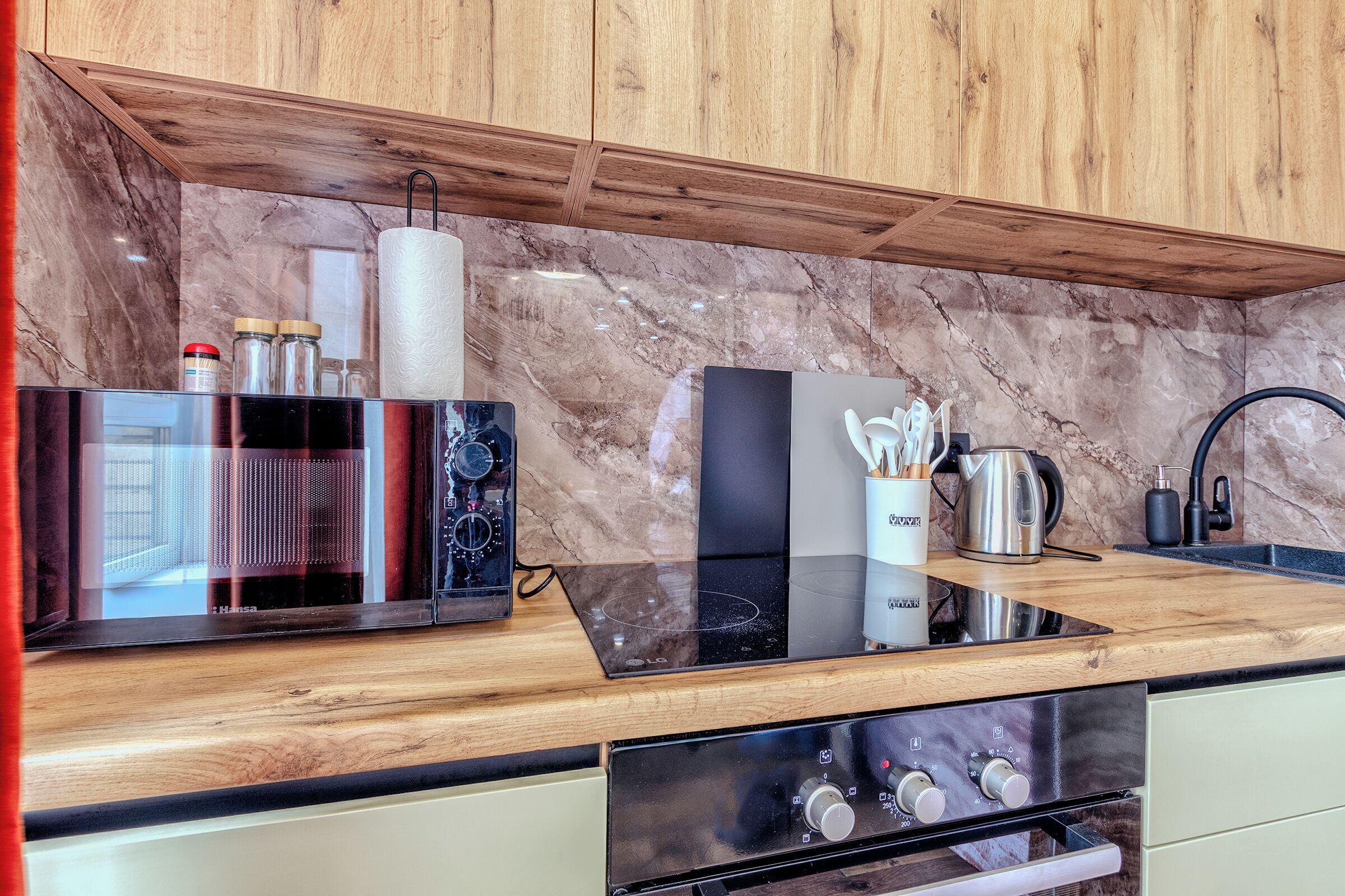 ثلاجة، ميكروويف، فرن، موقد طهي مسطح