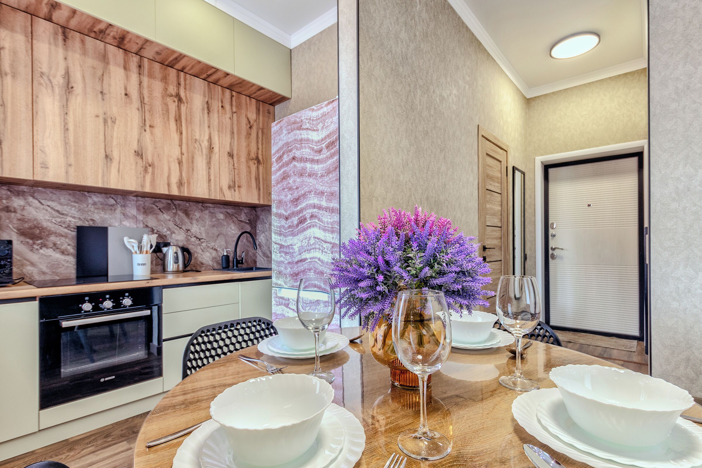 ثلاجة، ميكروويف، فرن، موقد طهي مسطح