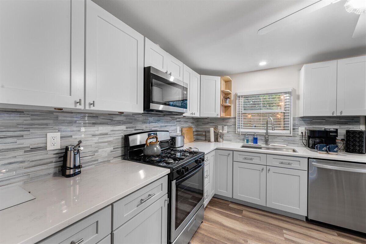 ميكروويف، فرن، موقد طهي مسطح، غسالة أطباق