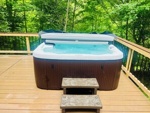 Tina de hidromasaje al aire libre