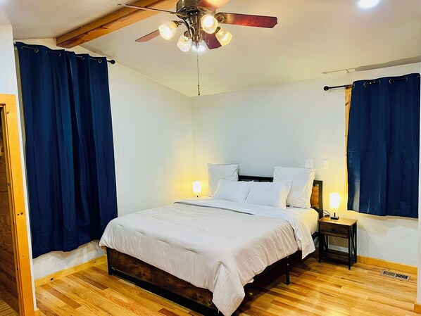 4 habitaciones, escritorio, tabla de planchar con plancha y wifi gratis 