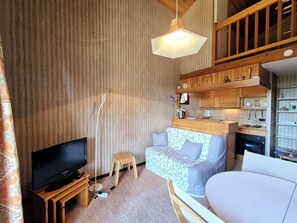 TV - Charmant Duplex au Pied des Pistes – Balcon Plein Sud & Mezzanine (Les Déserts)