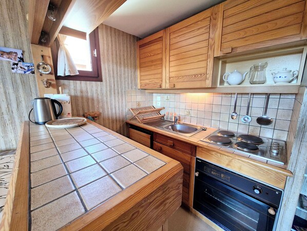 Fridge, microwave, toaster - Charmant Duplex au Pied des Pistes – Balcon Plein Sud & Mezzanine (Les Déserts)