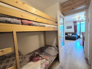 1 chambre, literie fournie
