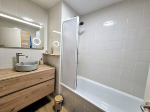 Articles de toilette gratuits, serviettes fournies