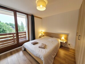 2 chambres, lit parapluie, Wi-Fi, draps fournis