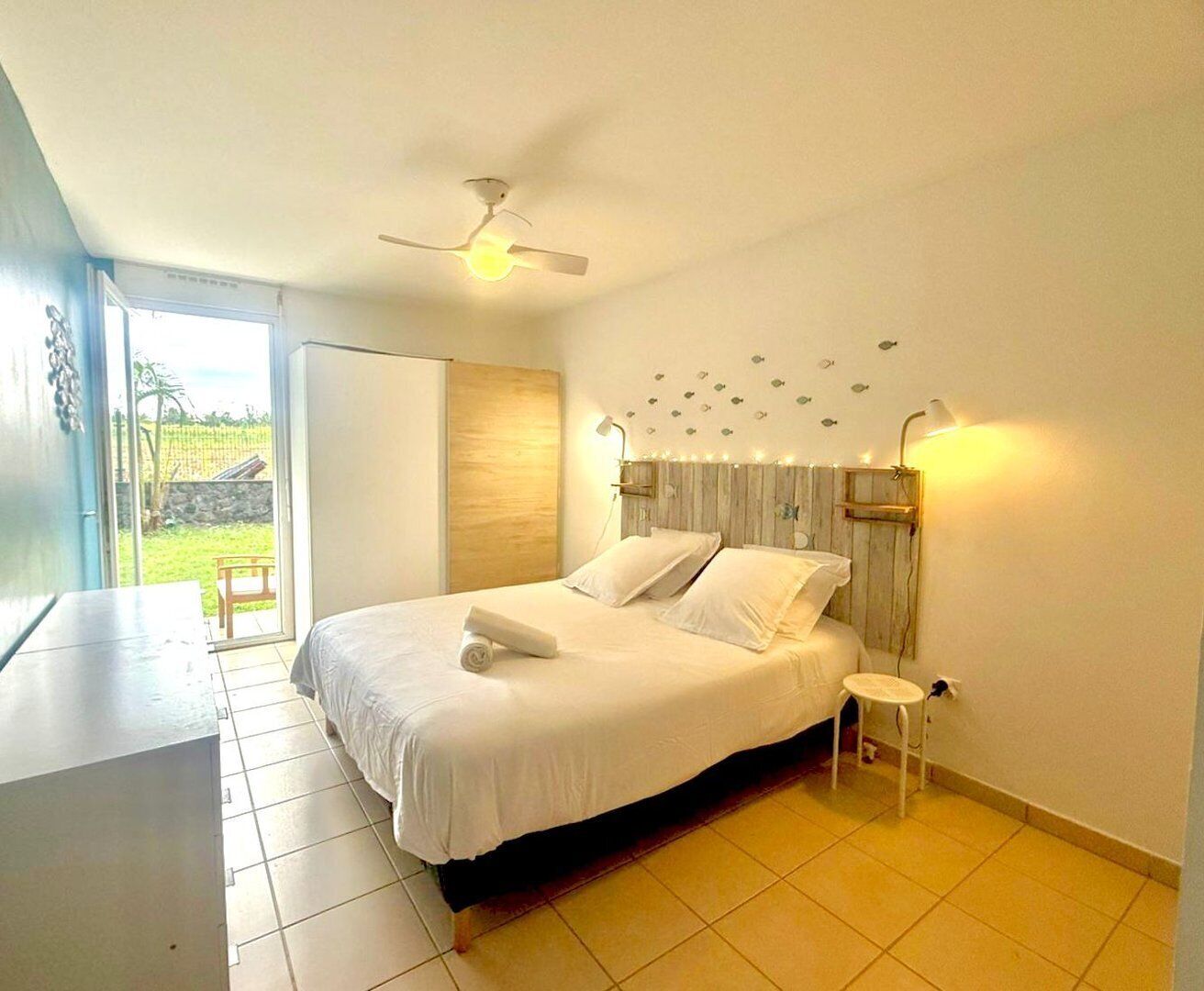 2 makuuhuonetta, työpöytä, silitysrauta/-lauta, internet