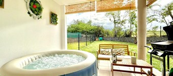 Le Kerbo, Peace & Private Jacuzzi in Bras-Panon