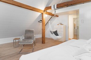 4 bedrooms, WiFi, bed sheets